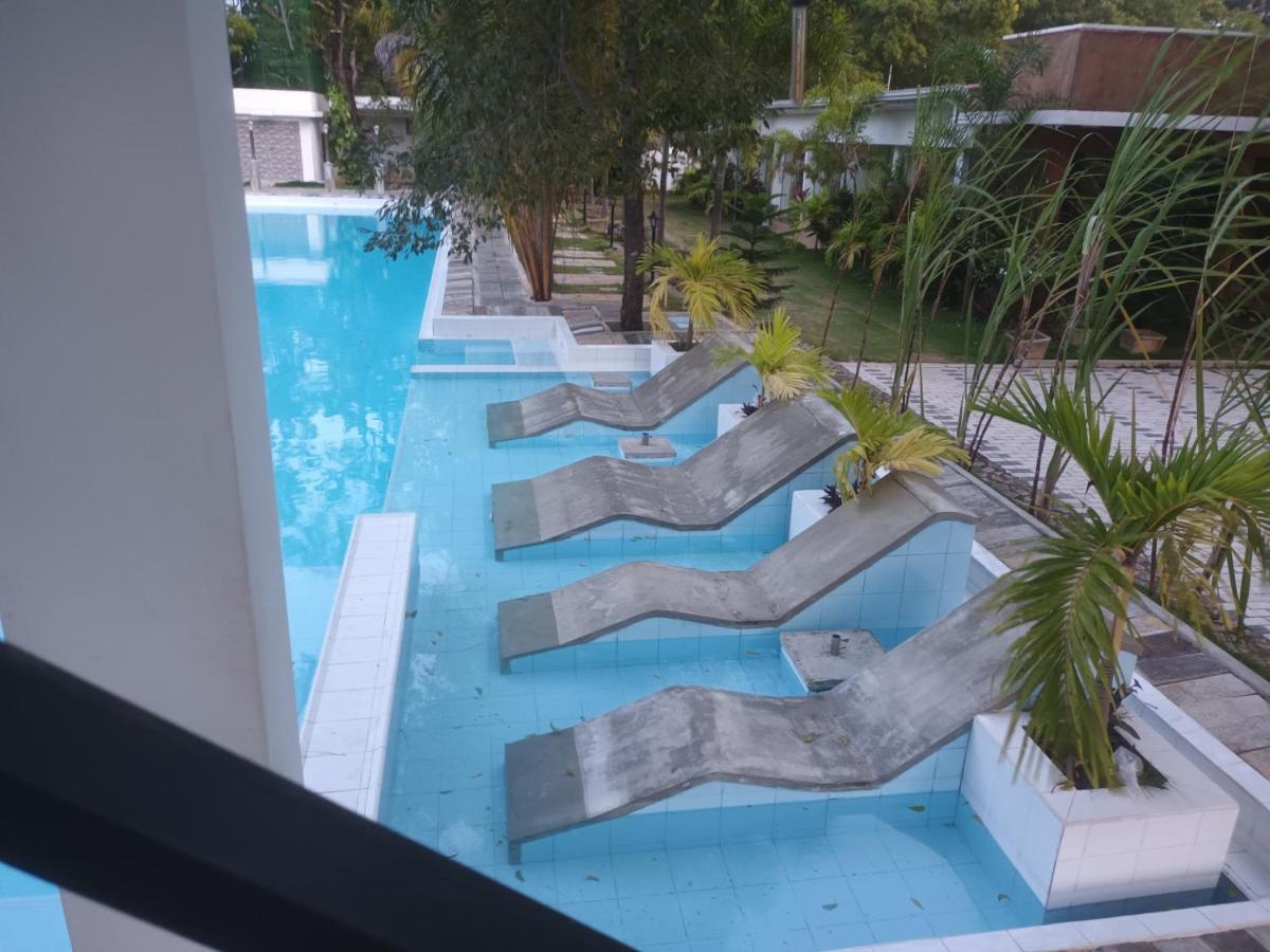 Lucky Beach Resort Triquinimale Exterior foto