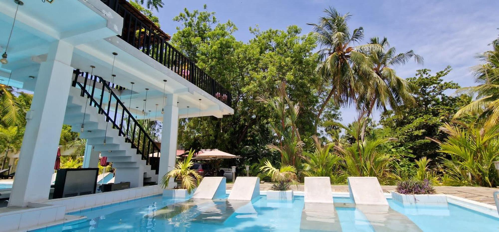 Lucky Beach Resort Triquinimale Exterior foto